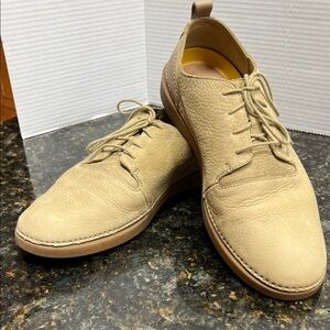 Clarks Men's Lace-Up Oxfords in Beige/Tan